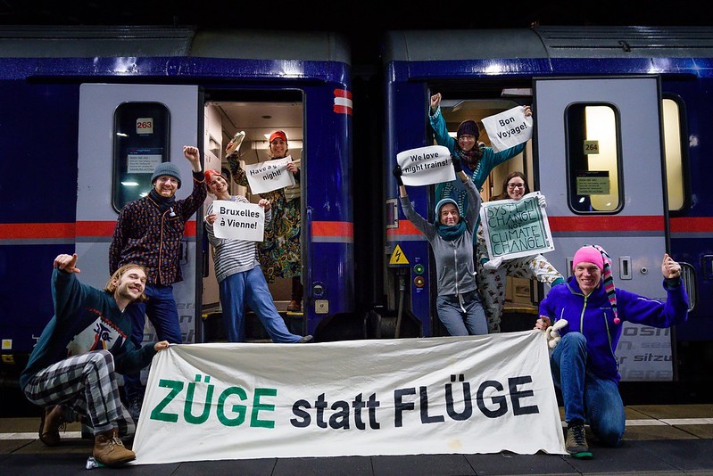 New night train Vienna – Brussels celebrated by climate action groups in both cities