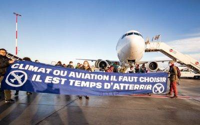 Pour la santé et le climat, plus de 70 associations environnementales appellent à « réduire progressivement le trafic aérien »